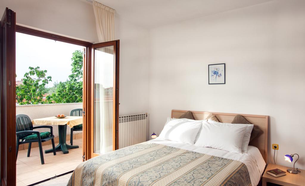 B&B Moderno Fazana Room photo