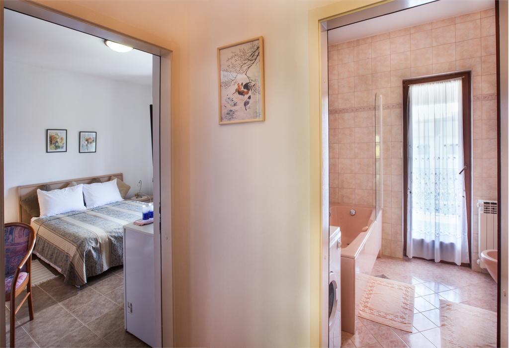 B&B Moderno Fazana Room photo