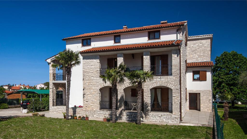 B&B Moderno Fazana Exterior photo