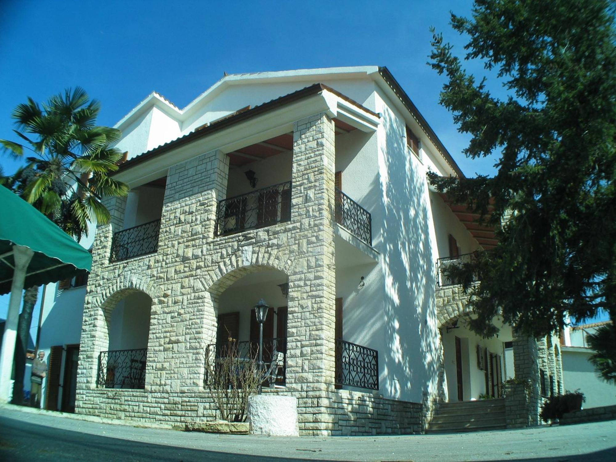 B&B Moderno Fazana Exterior photo