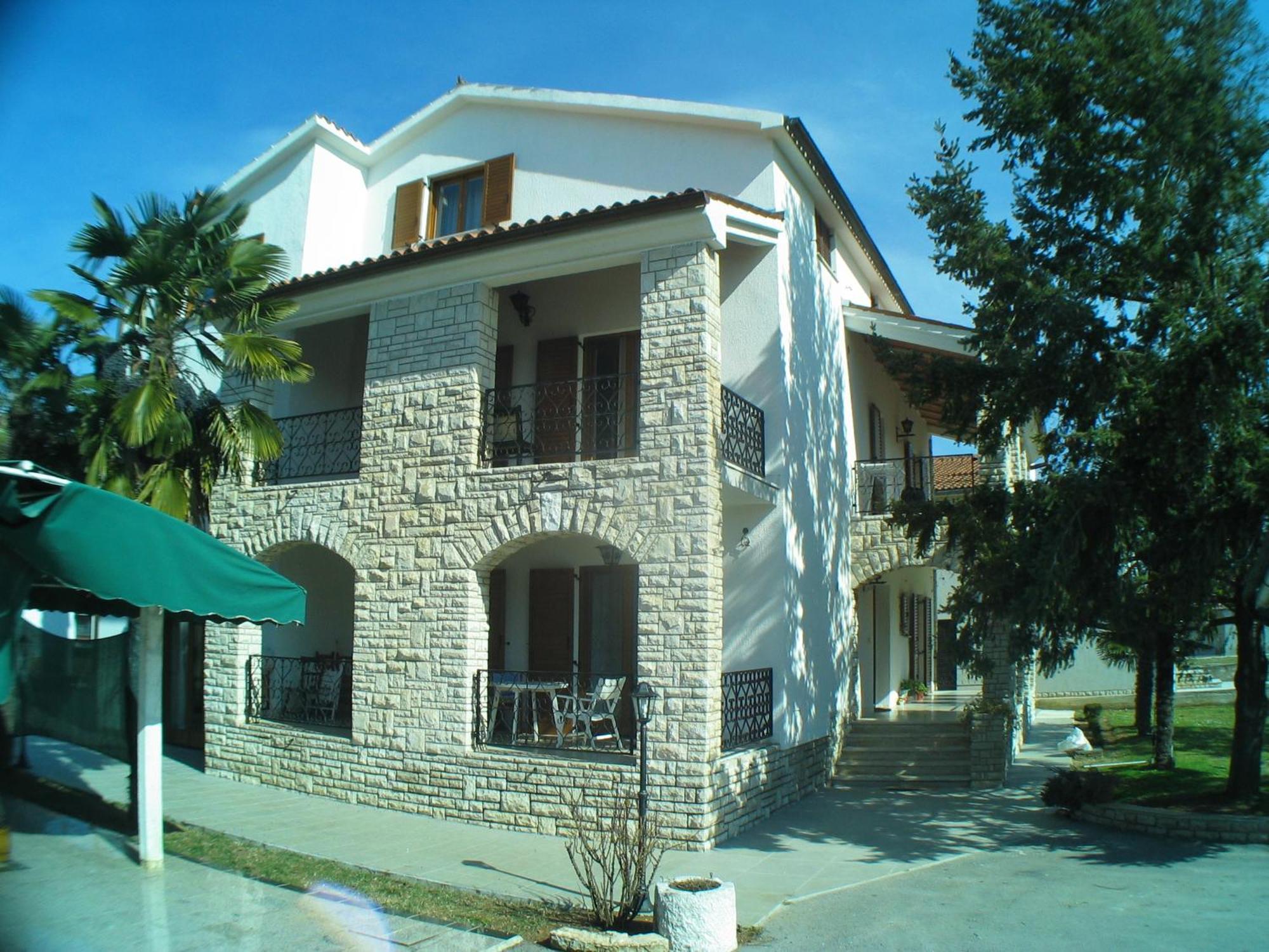 B&B Moderno Fazana Exterior photo